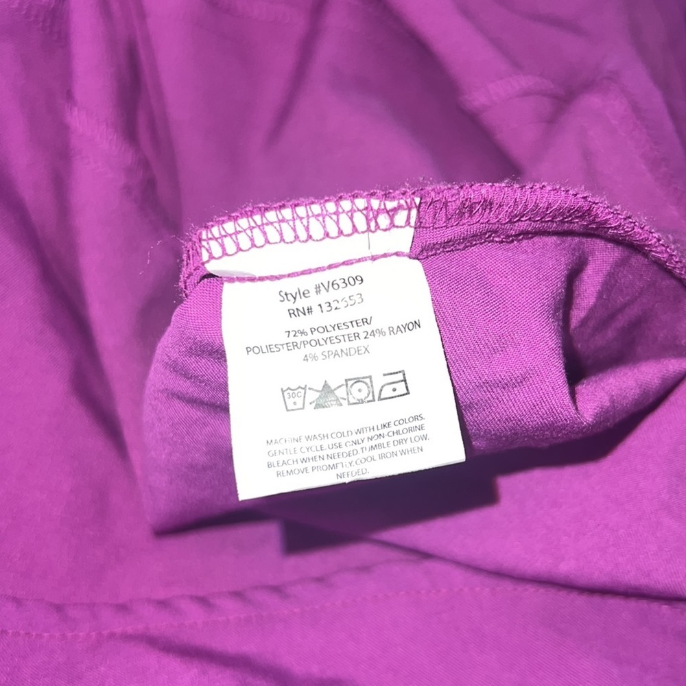 Vera Bradley Scrub Top Size XS - Picture 8 of 8